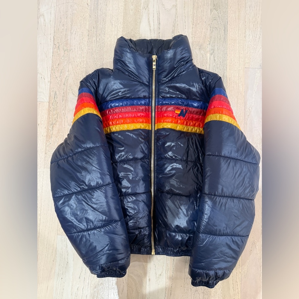 AVIATOR NATION WOMEN'S 5 STRIPE LUXE APRES PUFFER JACKET - GLOSSY NAVY